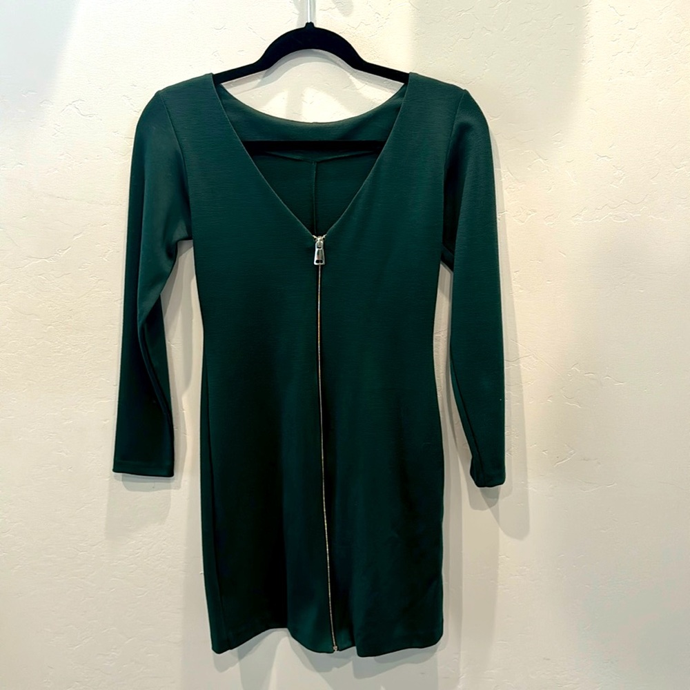 Amanda Uprichard, small, form fitting long sleeve green dress with back zipper